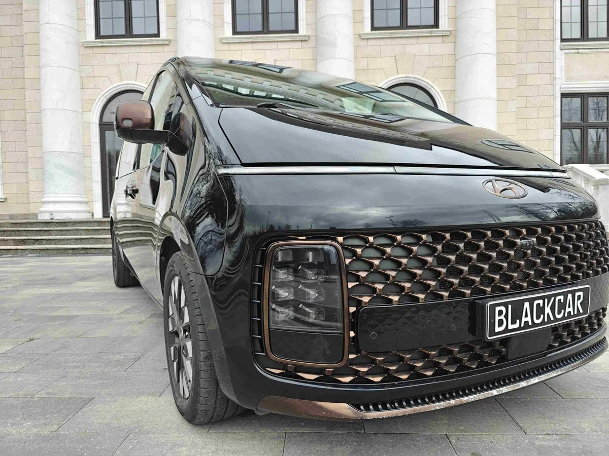 Hyundai Staria