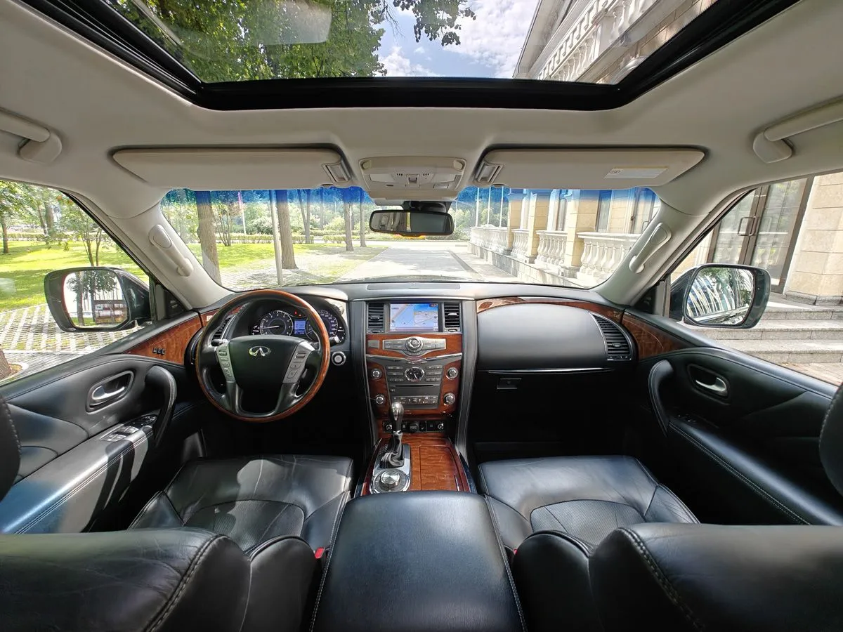 Infiniti QX80