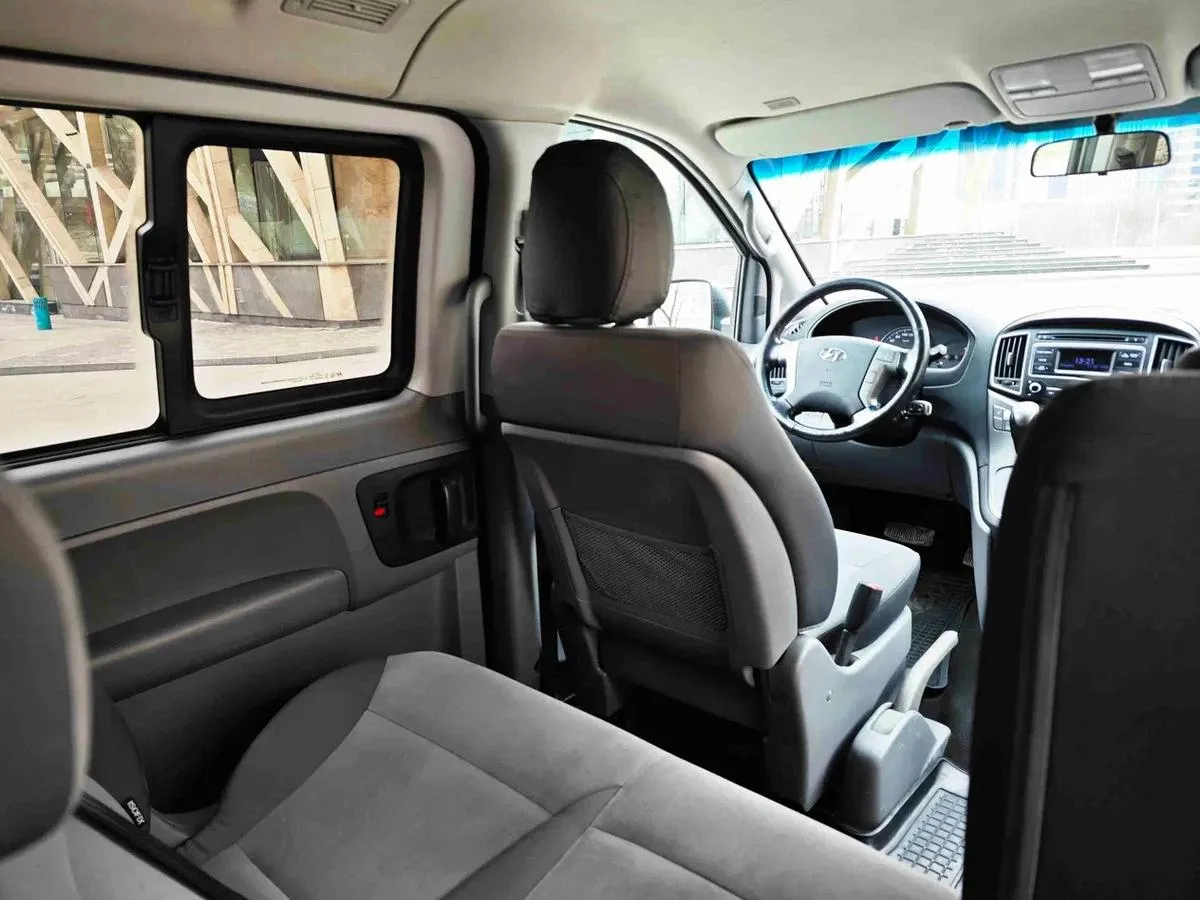 Hyundai H-1