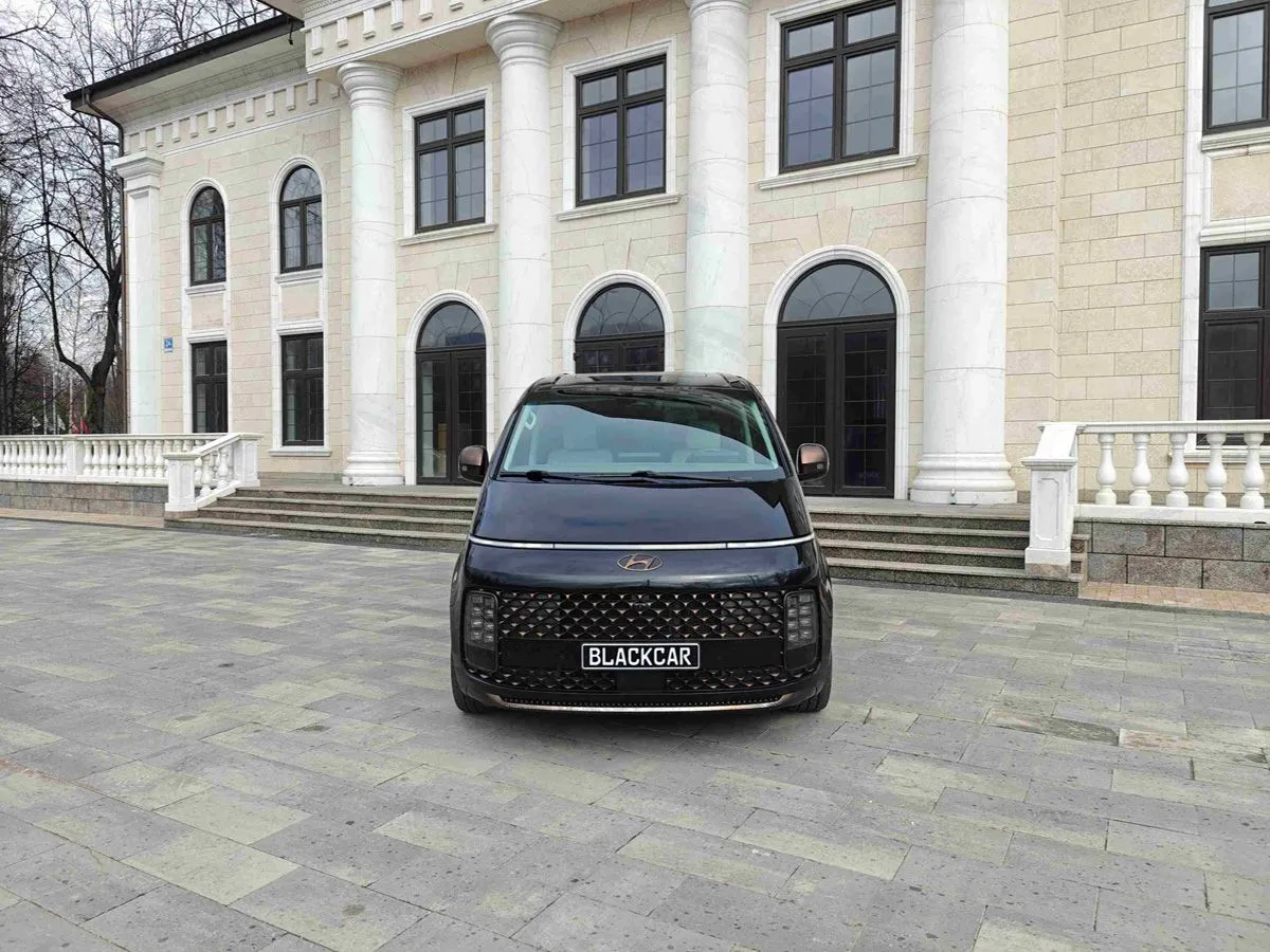 Hyundai Staria