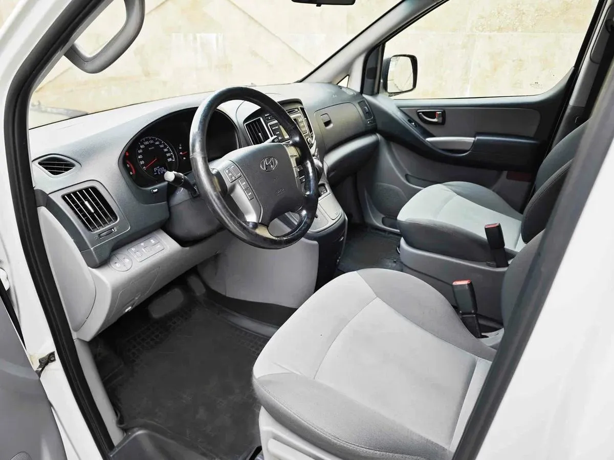 Hyundai H-1