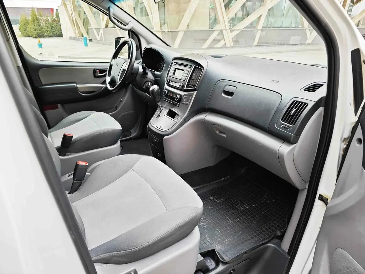 Hyundai H-1