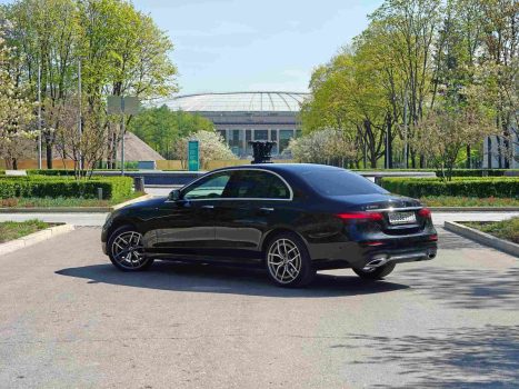 взять в аренду Mercedes E200 Sport Plus