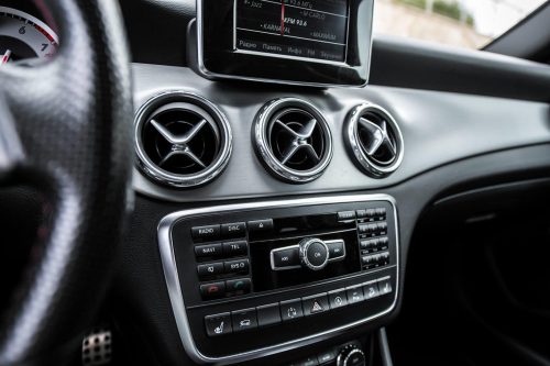 взять в аренду Mercedes GLA 250 AMG
