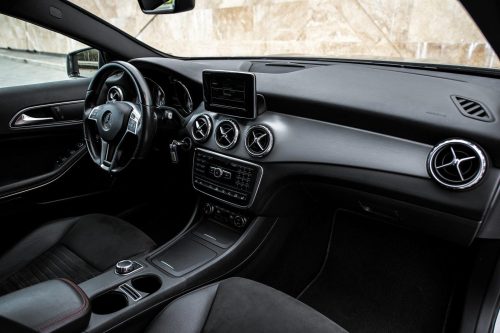взять в аренду Mercedes GLA 250 AMG