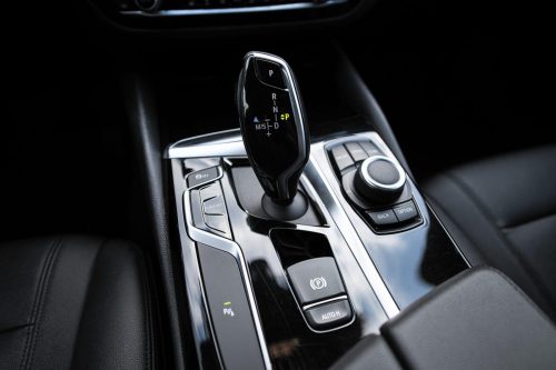 взять в аренду BMW 520d xDrive