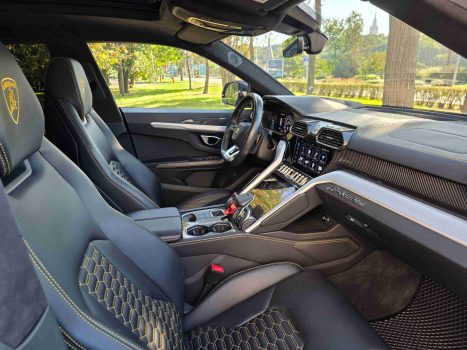 взять в аренду Lamborghini Urus