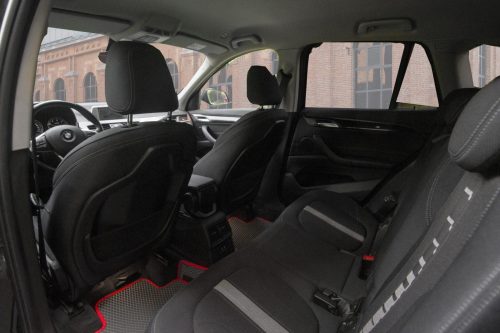 взять в аренду BMW X1 20d