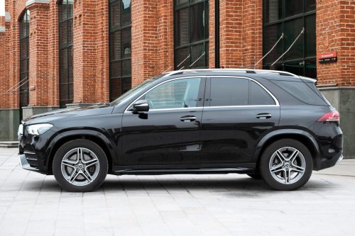 взять в аренду Mercedes GLE 300d AMG
