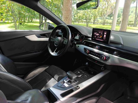 взять в аренду Audi A5 2.0d quattro