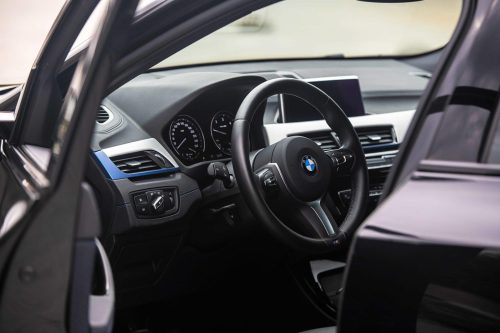 взять в аренду BMW X2 18d xDrive M Sport