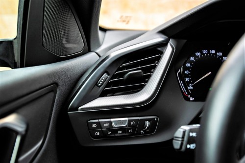 взять в аренду BMW 218 M Sport