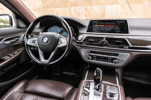 взять в аренду BMW 730d L xDrive Exclusive