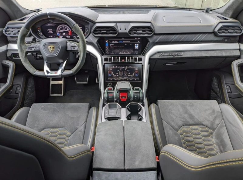 Lamborghini Urus 2021