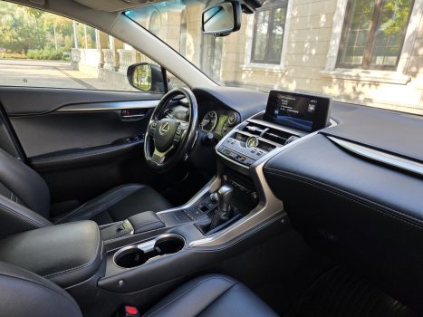 взять в аренду Lexus NX 200