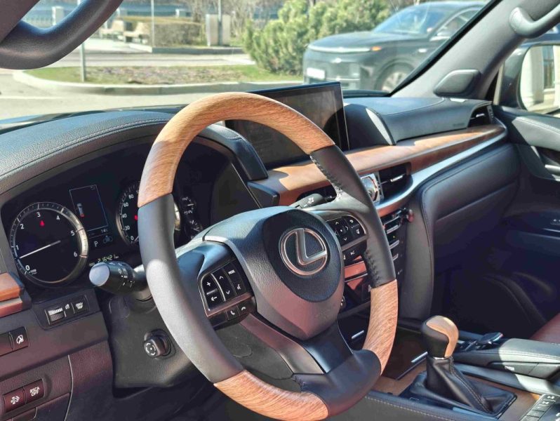Lexus LX 450d