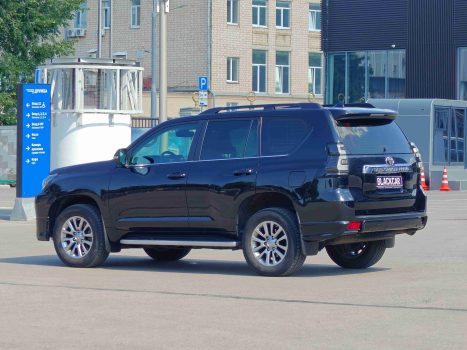 взять в аренду Toyota Land Cruiser Prado