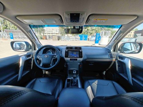 взять в аренду Toyota Land Cruiser Prado