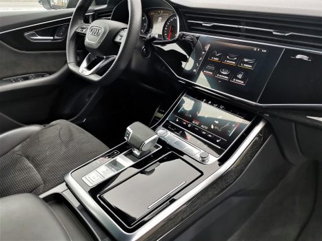взять в аренду Audi Q8 TFSI 3.0 quattro