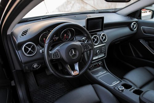 взять в аренду Mercedes A-сlass Sport
