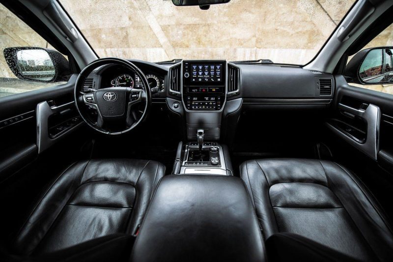 Toyota Land Cruiser 200