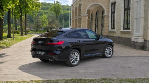взять в аренду BMW X4 xDrive M Sport