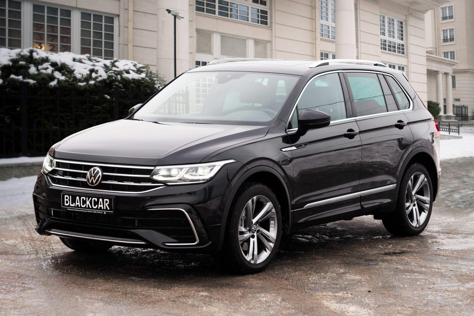 Аренда Volkswagen Tiguan R-Line черный в Москве, взять в прокат без  водителя, цена – BlackCar