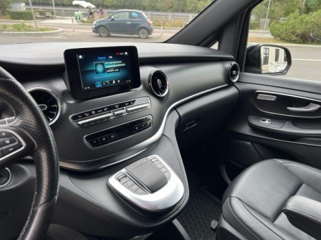 взять в аренду Mercedes V220D AMG