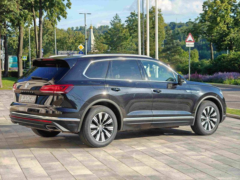 Volkswagen Touareg  3.0 TDI