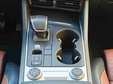 взять в аренду Volkswagen Touareg  3.0 TDI