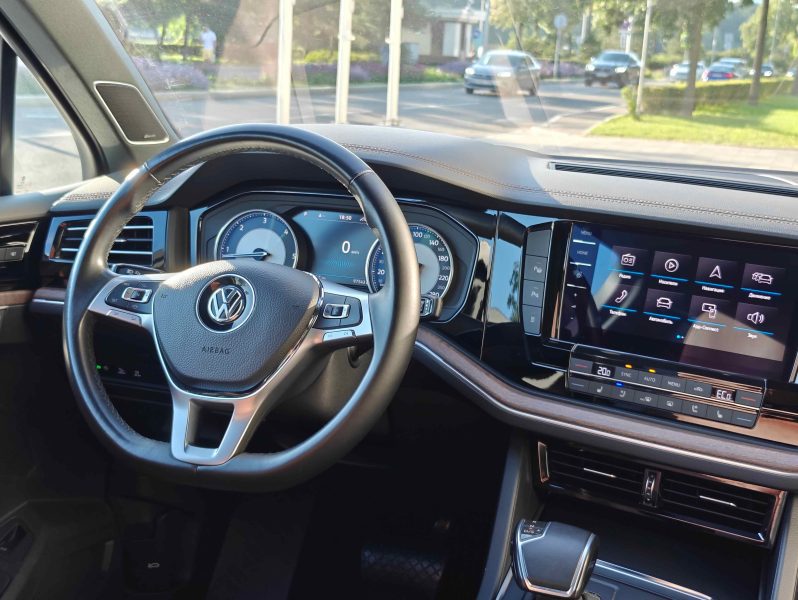 Volkswagen Touareg  3.0 TDI