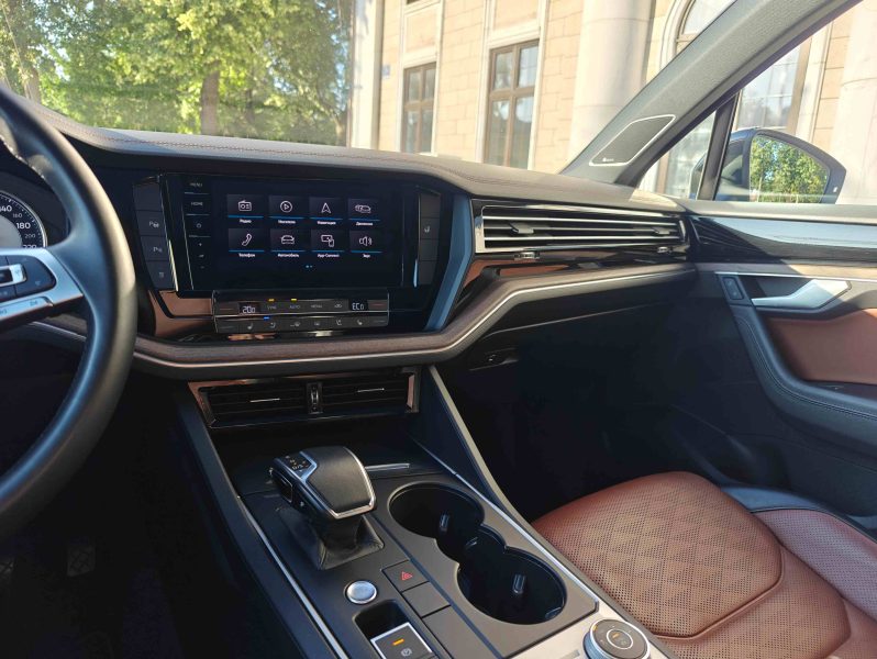 Volkswagen Touareg  3.0 TDI
