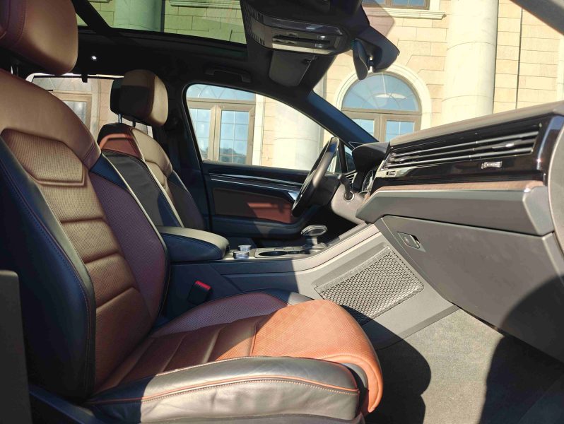 Volkswagen Touareg  3.0 TDI