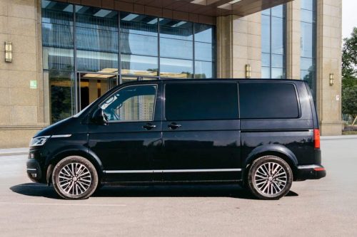 взять в аренду Volkswagen Multivan T6 rest
