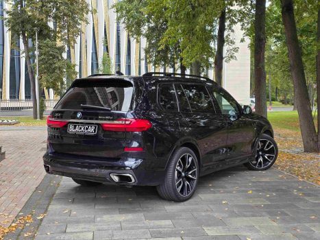 взять в аренду BMW Х7 30d xDrive М Sport PRO