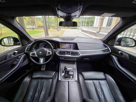 взять в аренду BMW Х7 30d xDrive М Sport PRO