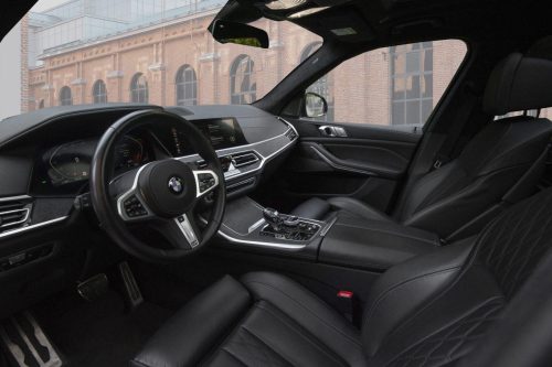 взять в аренду BMW Х7 30d xDrive М Sport PRO