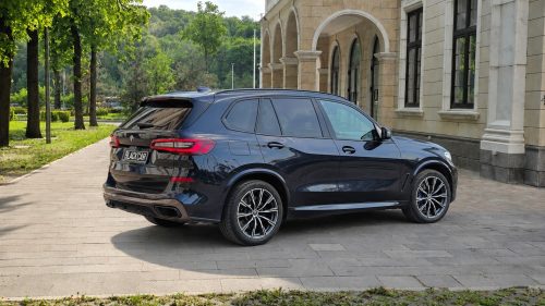взять в аренду BMW X5 xDrive М Sport Pro