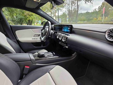 взять в аренду Mercedes CLA200 Sport