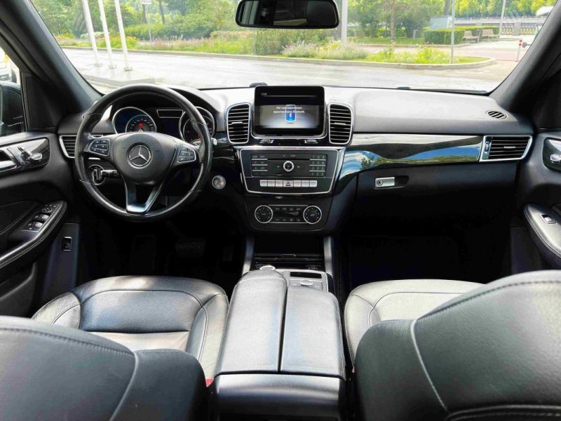 Mercedes GLE 300d AMG (2018)