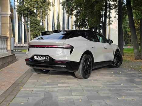 взять в аренду Lotus Eletre S