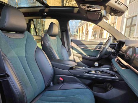 взять в аренду Geely Monjaro