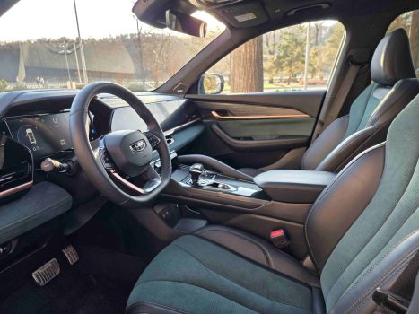 взять в аренду Geely Monjaro