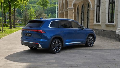 взять в аренду Geely Monjaro