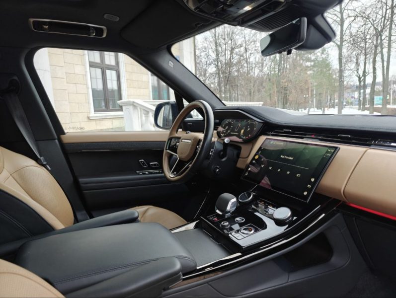 Range Rover Sport (2023)