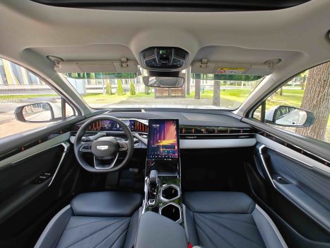взять в аренду Geely Atlas