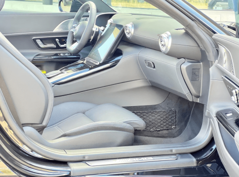 взять в аренду Mercedes AMG SL43