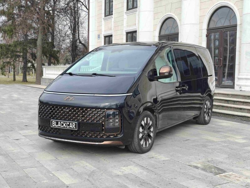 Hyundai Staria