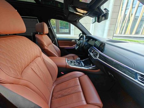 взять в аренду BMW Х7 40d xDrive