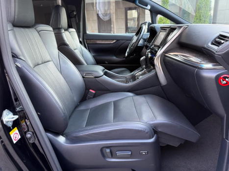 взять в аренду Toyota Alphard